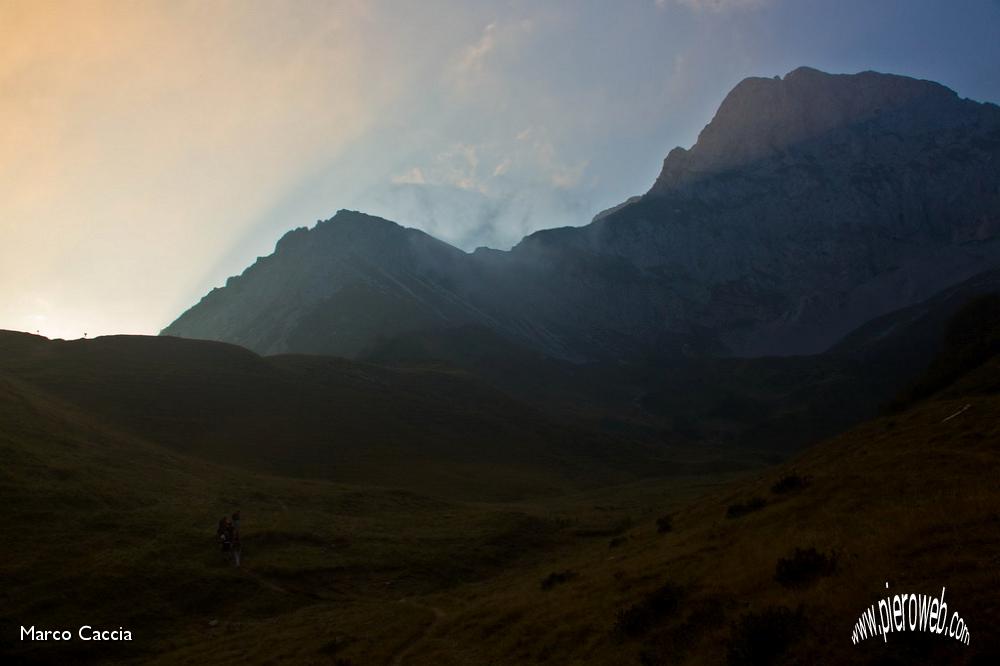 04_Alba al Passo di Branchino.JPG